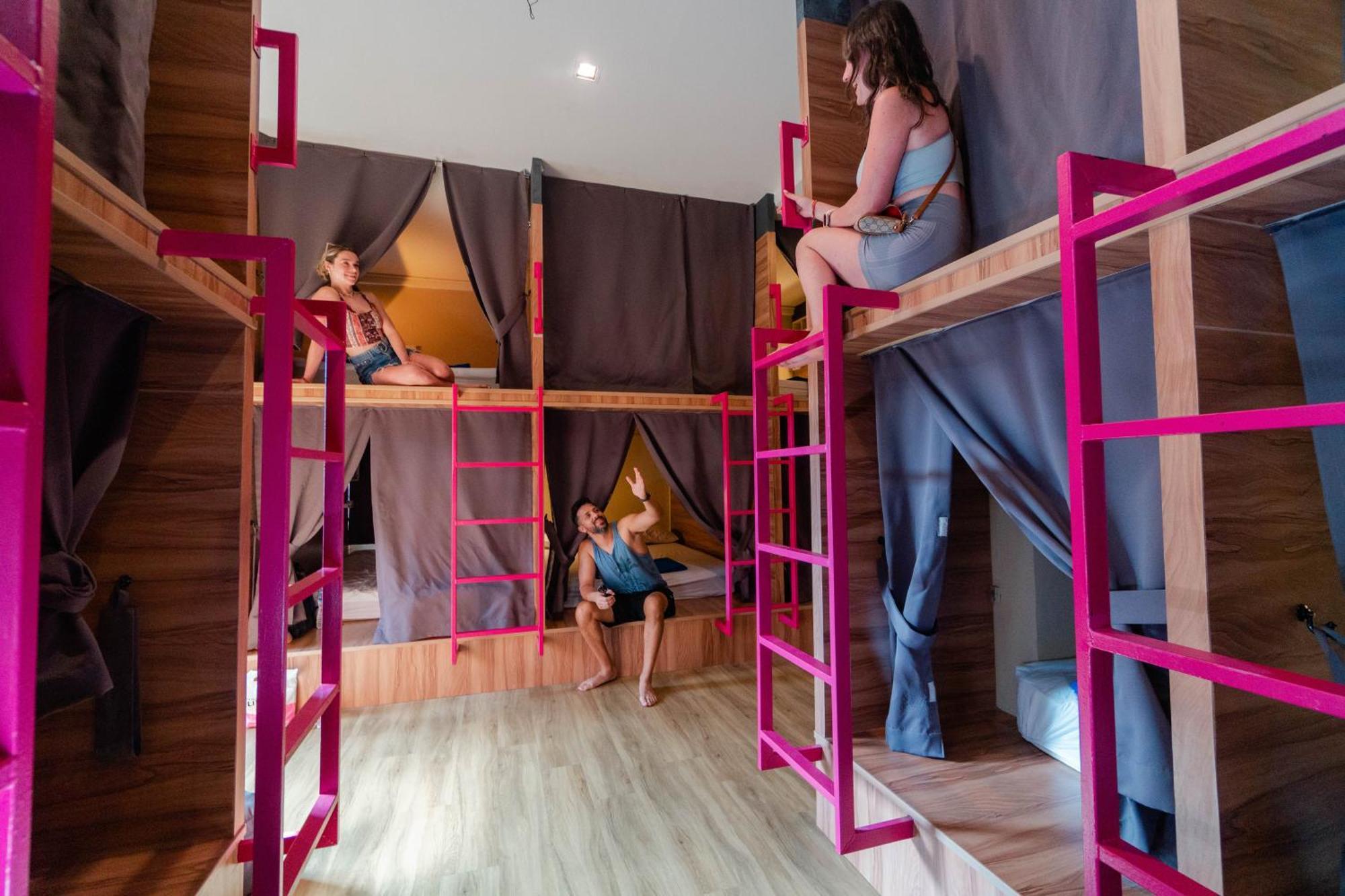 Slumber Surf Phuket Kata Hostel Εξωτερικό φωτογραφία